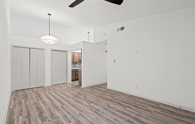 1705 Crossing PL