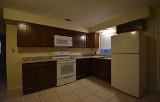 2 beds, 1 bath, $1,100