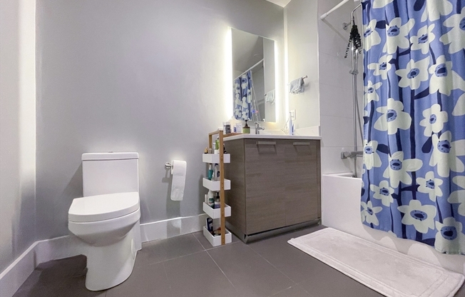 1 bed, 1 bath, 851 sqft, $3,300, Unit 204
