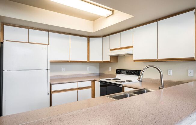 3 beds, 2 baths, 1,250 sqft, $2,150, Unit 670-205