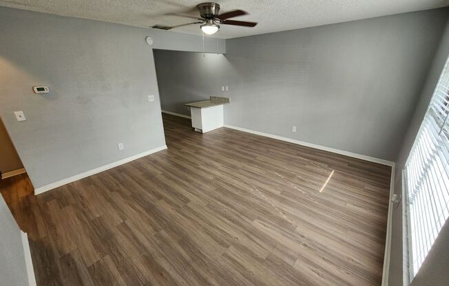 9402 9563 LYNN LN