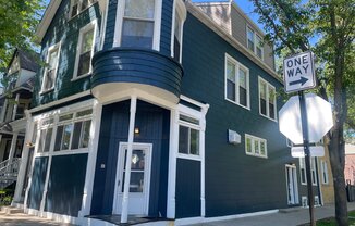 1741 W BYRON