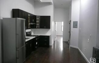 886 Franklin Ave.