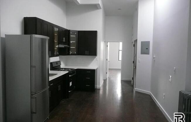 886 Franklin Ave.
