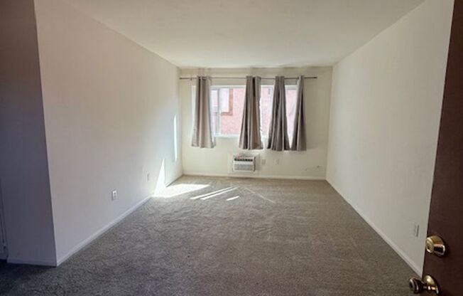 Beautiful 2 Bedroom/ 2 Bathroom home in Spring valley