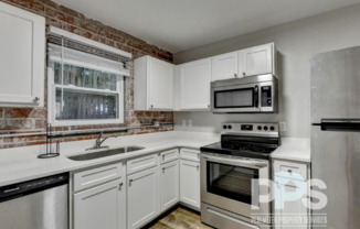 221 Lampkin Street NE