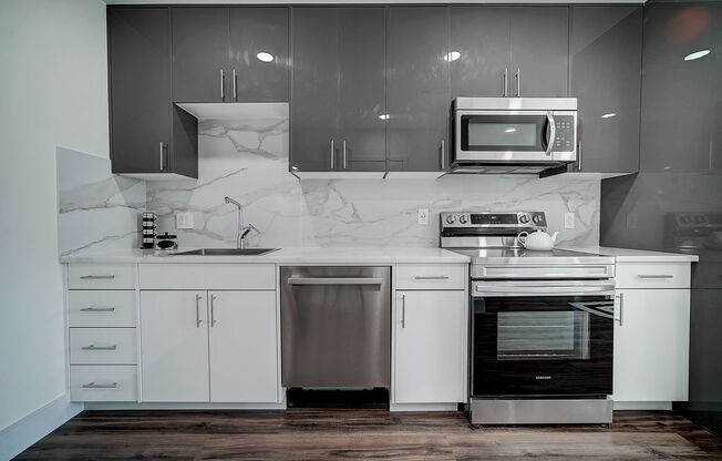 2 beds, 2 baths, 842 sqft, $2,300, Unit 207