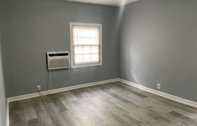 1 bed, 1 bath, 672 sqft, $800, Unit 429 HILL ST.