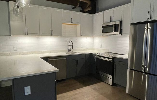 2 beds, 2 baths, 893 sqft, $2,100, Unit 123-111