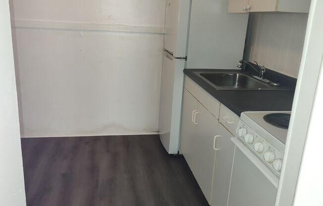 Studio, 1 bath, $450, Unit 148