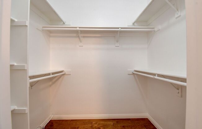 2 beds, 2 baths, $1,600, Unit 823