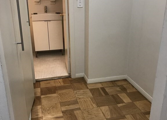 Studio, 1 bath, 630 sqft, $2,425, Unit 6F