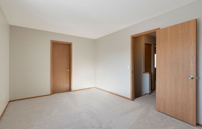 3 beds, 2 baths, 1,200 sqft, $2,195, Unit 14240F