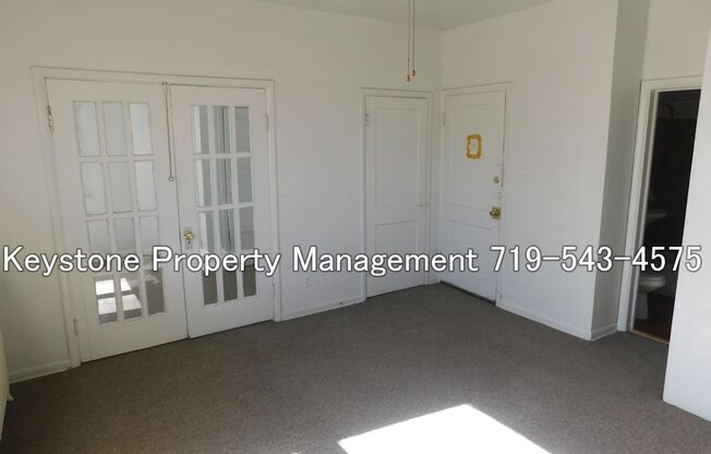 $400.00 OFF - Move in Special!  Cute & Cozy 1Bed/1Bath Upstairs Apt - Across from Central High - $800/$800