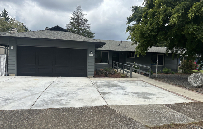 633 SE 156 AVE