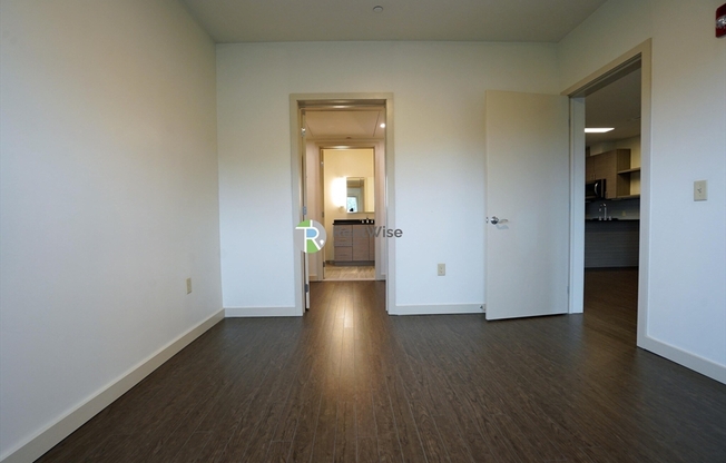 2 beds, 2 baths, 1,000 sqft, $4,220, Unit 301