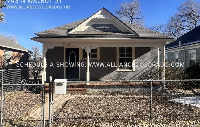 743 N WALNUT ST