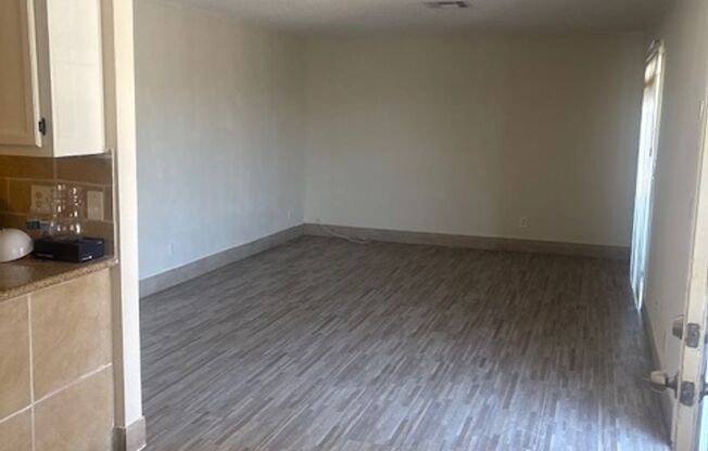 4223 Zavala Street --- JD5
