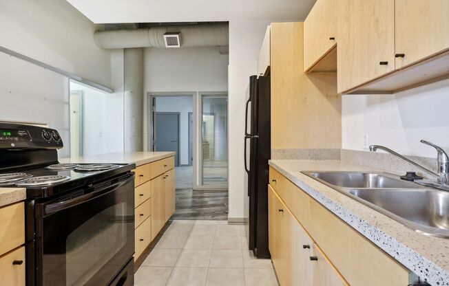 2 beds, 2 baths, 1,096 sqft, $1,660, Unit 205