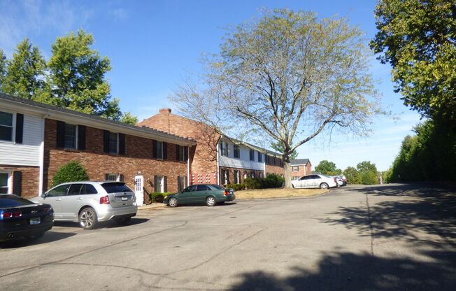 2 beds, 1 bath, 904 sqft, $1,025, Unit 66