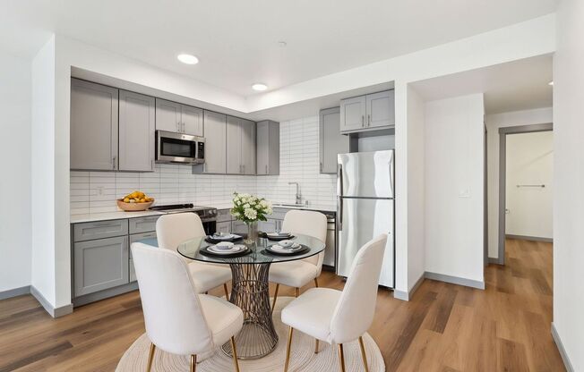 2 beds, 1 bath, 856 sqft, $2,021, Unit 501