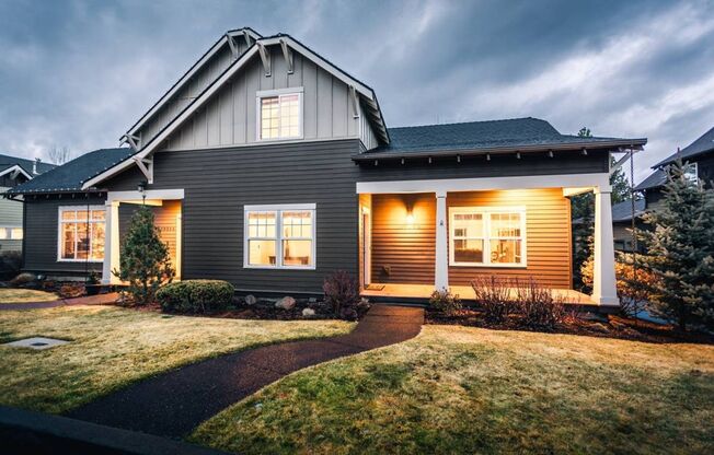 Amazing Updated Braeburn Townhome close to all Bend has to offer!