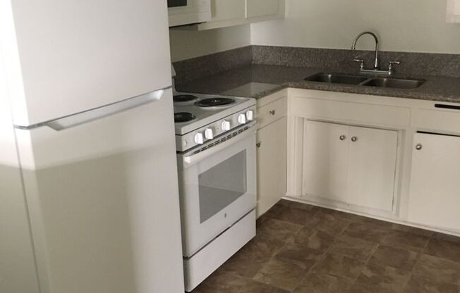 Studio, 1 bath, $1,425, Unit 26