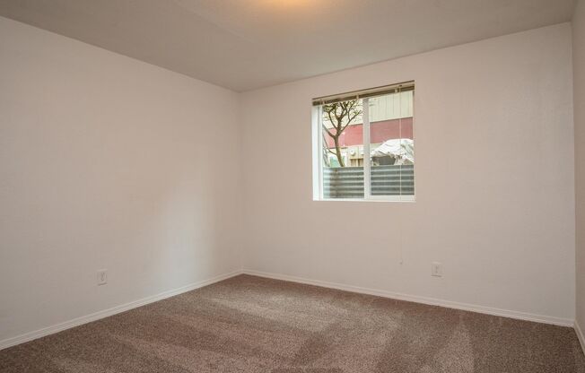 2 beds, 1 bath, 760 sqft, $1,300, Unit 54