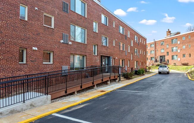 3 beds, 2 baths, 785 sqft, $2,540, Unit 5910-104