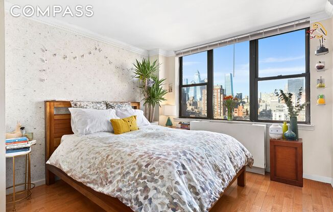 222 W 14 ST