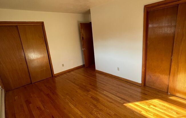 2 beds, 1 bath, 903 sqft, $1,240, Unit C-3