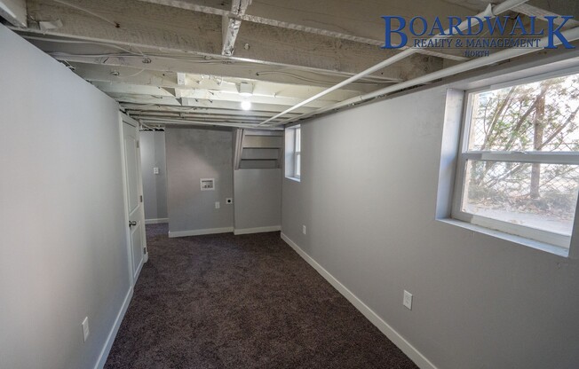 2 beds, 1 bath, 1,030 sqft, $1,100, Unit 2635 Quincy Ave