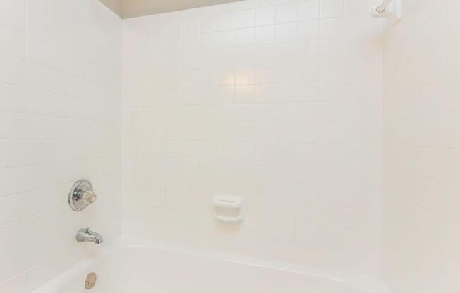 2 beds, 2 baths, 950 sqft, $1,299