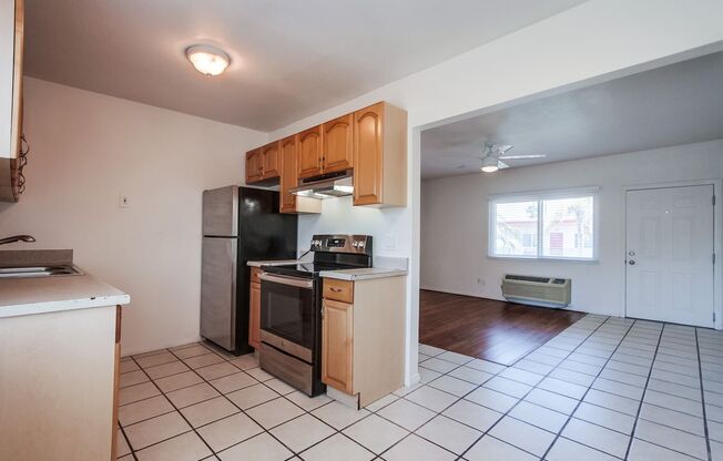 2 beds, 1 bath, 850 sqft, $2,450, Unit 10