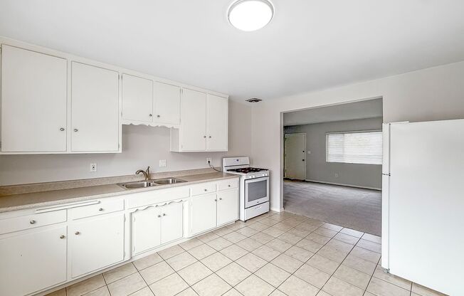 Georgia St (835-837)