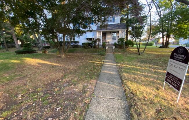 27 WOODEDGE AVE