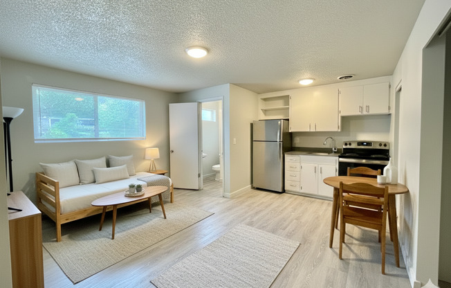 Studio, 1 bath, 250 sqft, $1,195, Unit 11