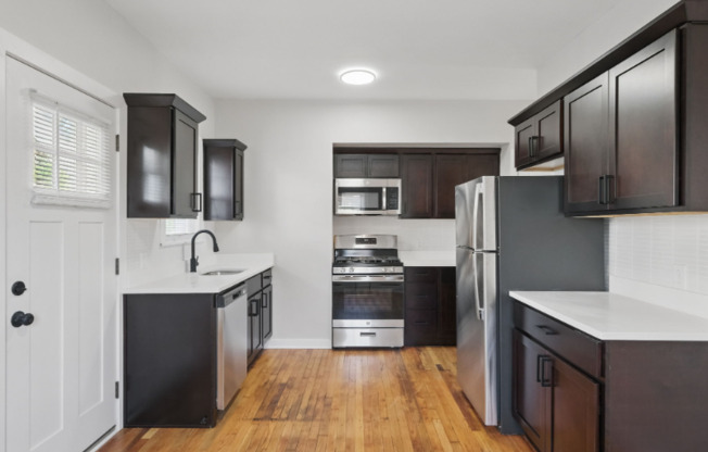310 W RIVERVIEW AVE