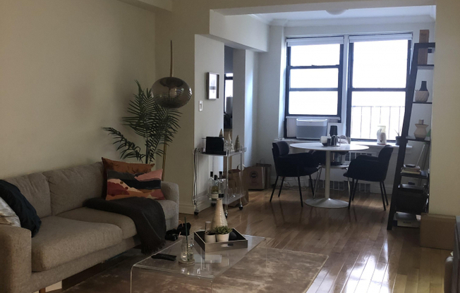 Studio, 1 bath, $3,925, Unit 4H