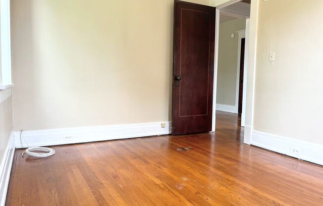 1 bed, 1 bath, $995, Unit 27D