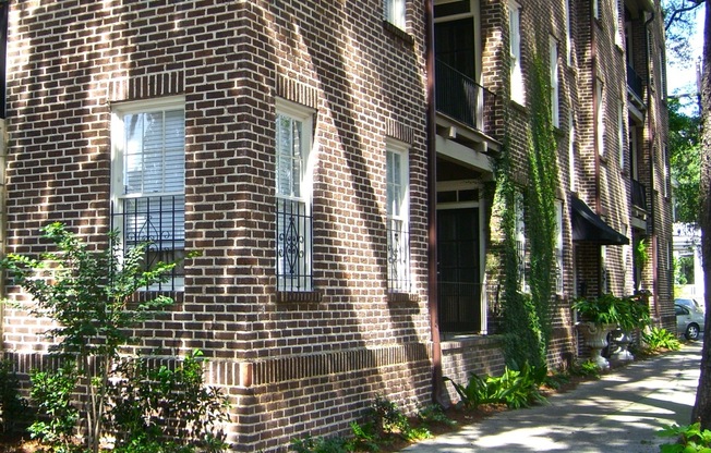 4 beds, 2 baths, 1,750 sqft, $3,900, Unit Apt 3