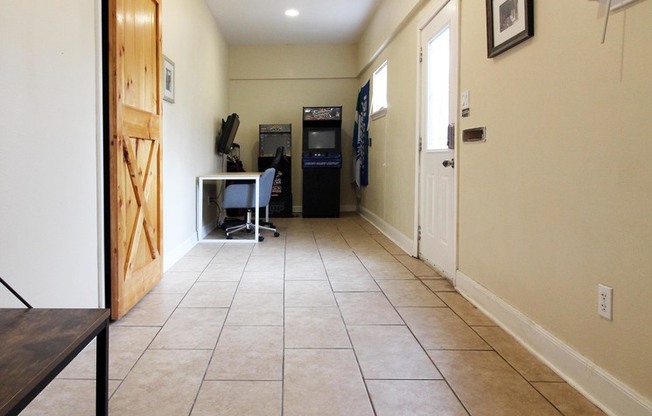 335 E SOUTHCROSS