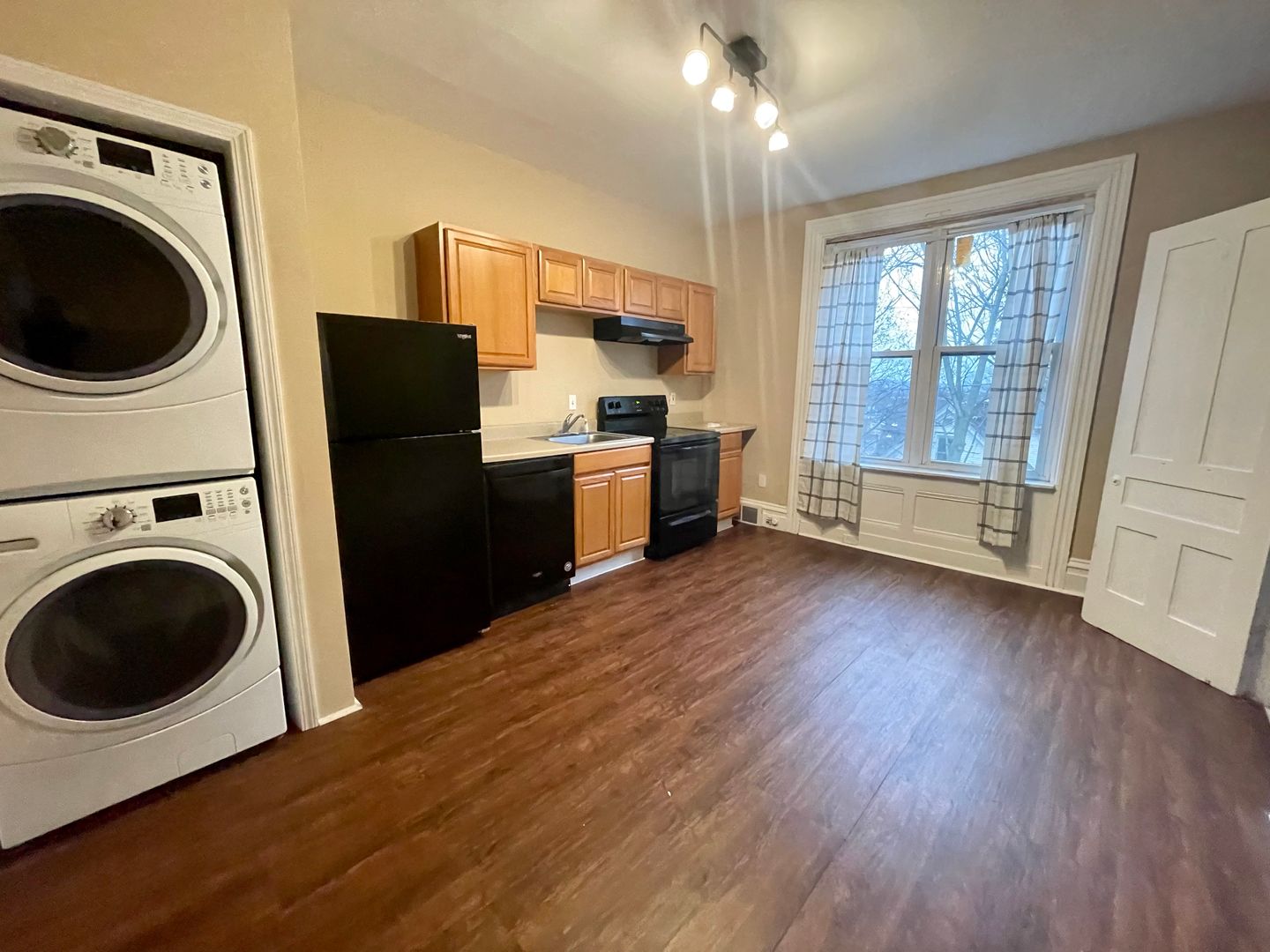 240 Lafayette Avenue (White Glove)