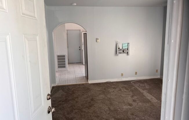 2 beds, 1 bath, $4,100