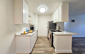 3 beds, 2 baths, $3,025, Unit 59