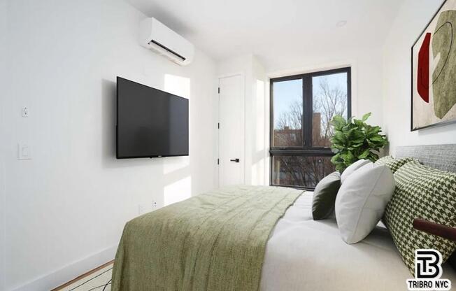 2 beds, 1 bath, $5,000, Unit 2S