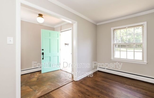 1101 SURRY DR