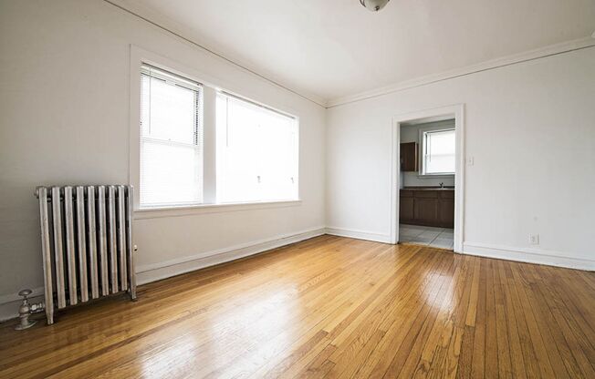 8253 S Ingleside