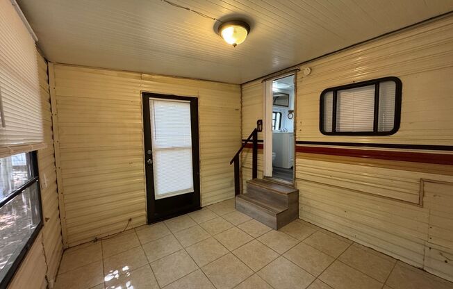 1 bed, 1 bath, 256 sqft, $980, Unit 554