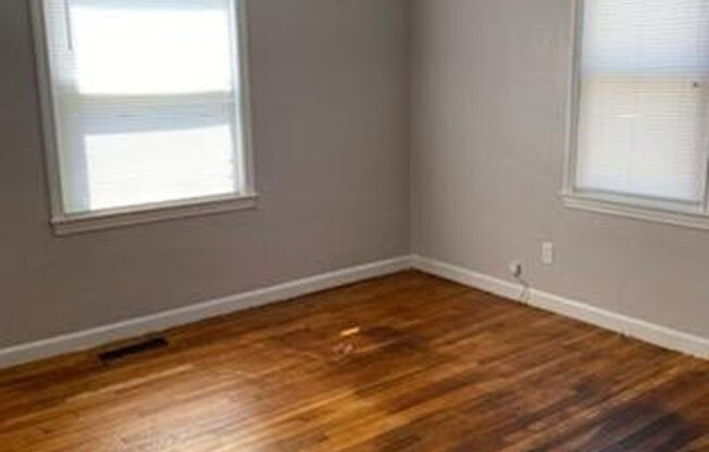 2 beds, 1 bath, $1,200